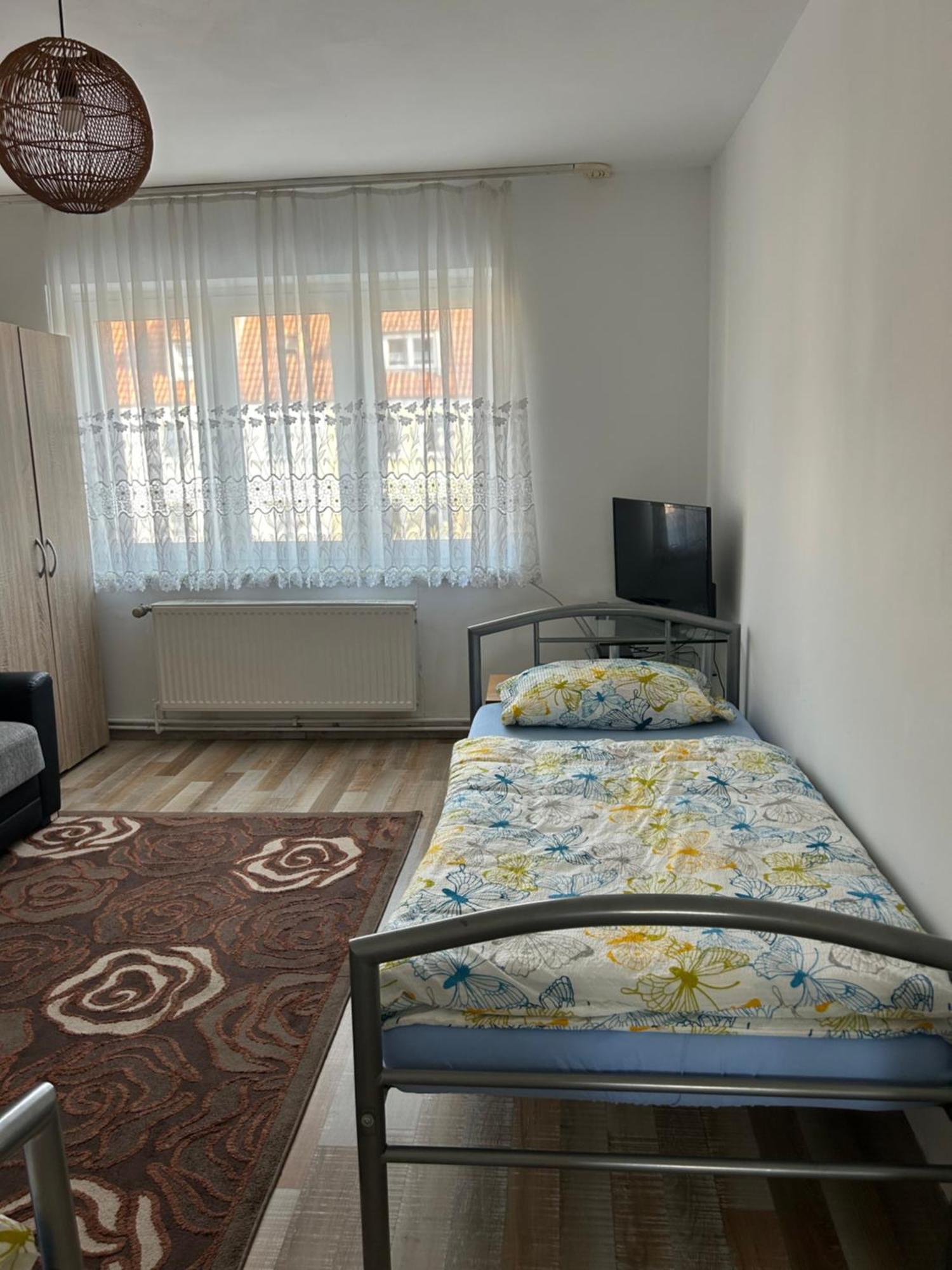 Apartment Messe-wohnung Mit Balkon *