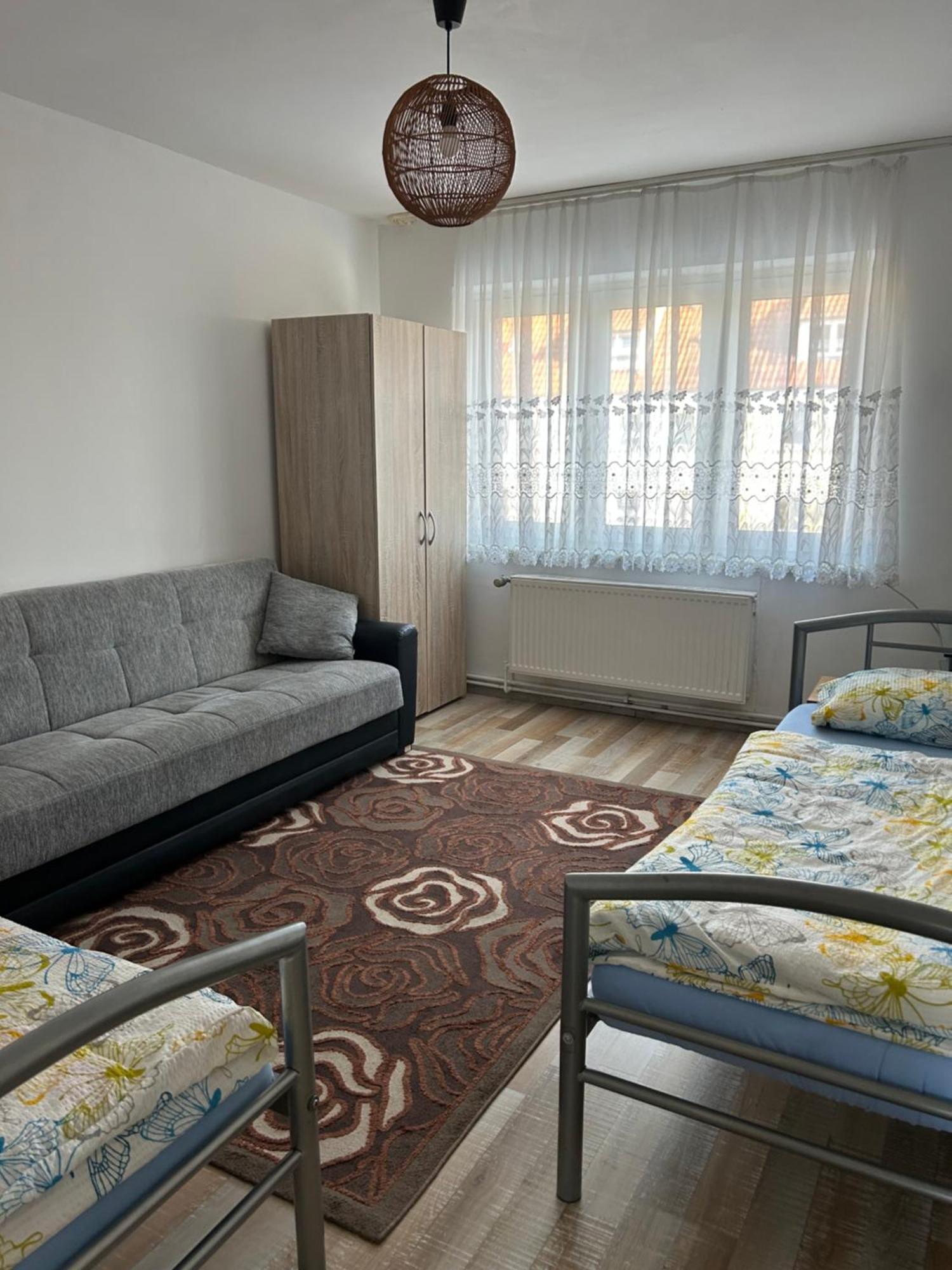 Apartment Messe-wohnung Mit Balkon